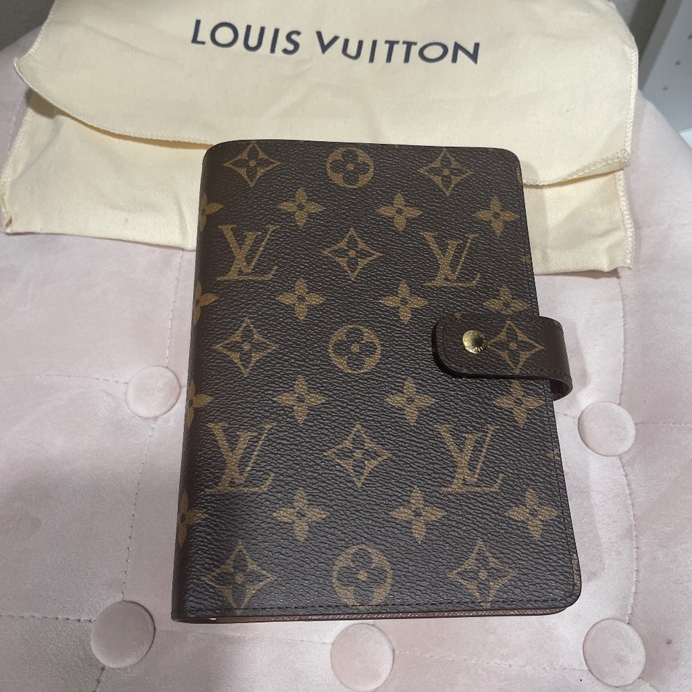 Louis Vuitton Medium Ring Agenda